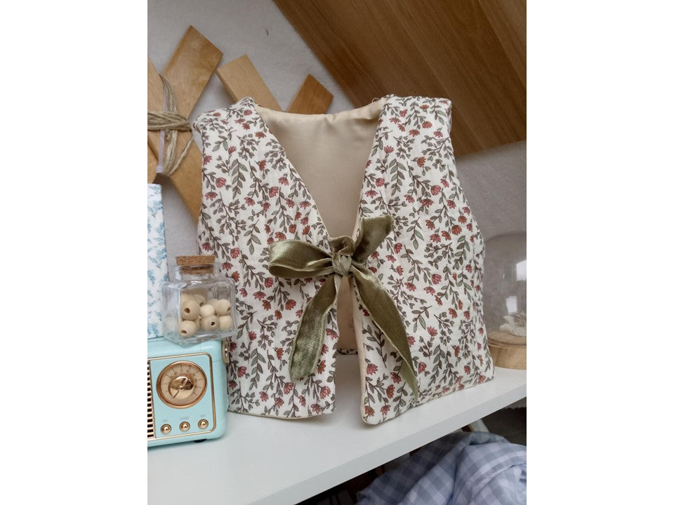 Prachtig vest met een delicaat bloemenmotief