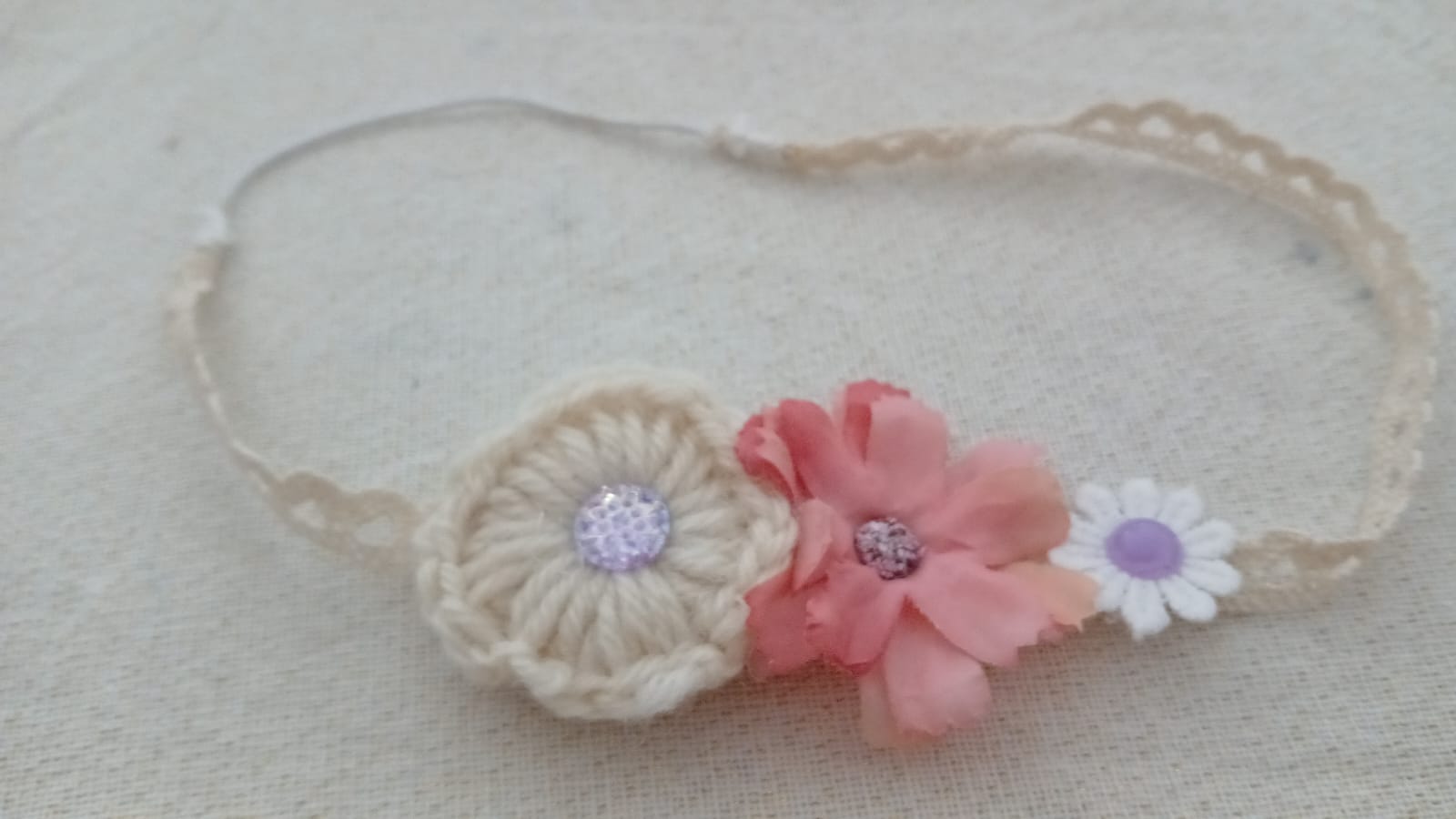 Haarband met roze en beige bloemen