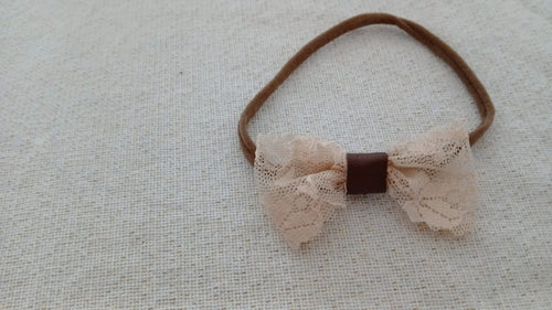 Beige kanten strik haarband