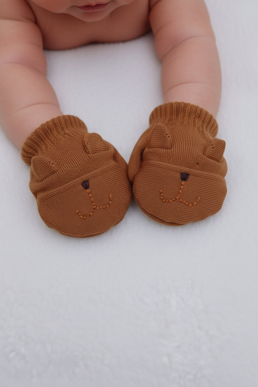 Baby manoplas beertje bruin