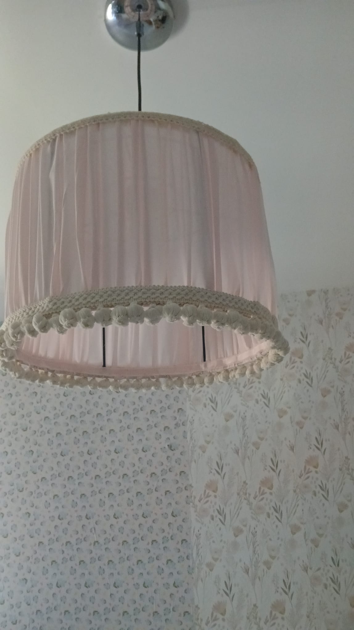 Babykamer hanglamp roze - aanzicht 1
