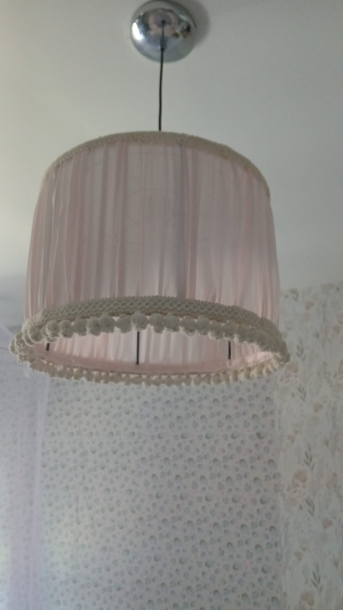 Babykamer hanglamp roze - aanzicht 2