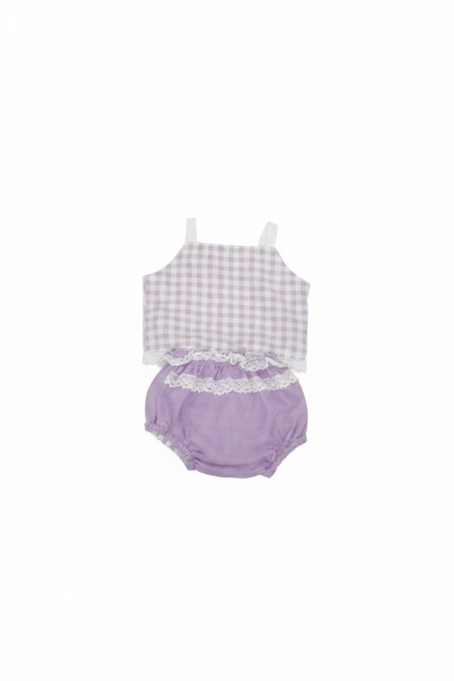 Conjunto bebé lila fondo blanco