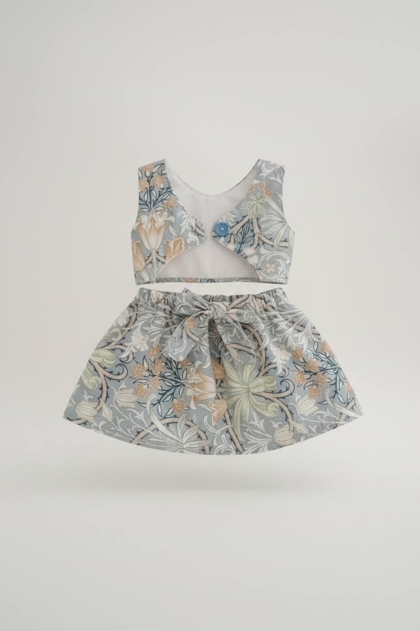 Conjunto floral azul fondo blanco