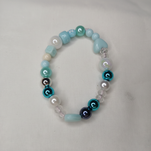 Armbandje met turquoise en parelmoer kralen voor meisjes